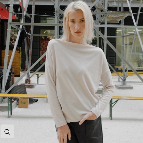 NWT Clara Sunwoo Boat Neck Side Ruched Sweater Top - Bone - Picture 3 of 6